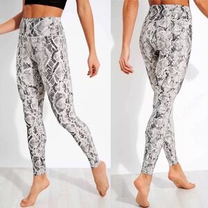 Alo Yoga High Waist Snakeskin Vapor Leggings Womens Sz Medium Grey Fitness Pants